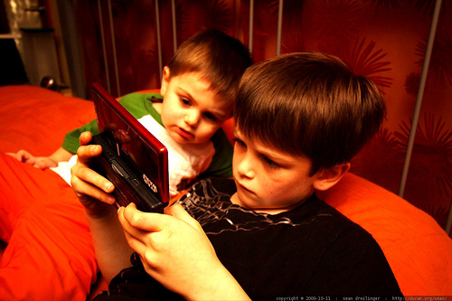 Kids Playing Ds